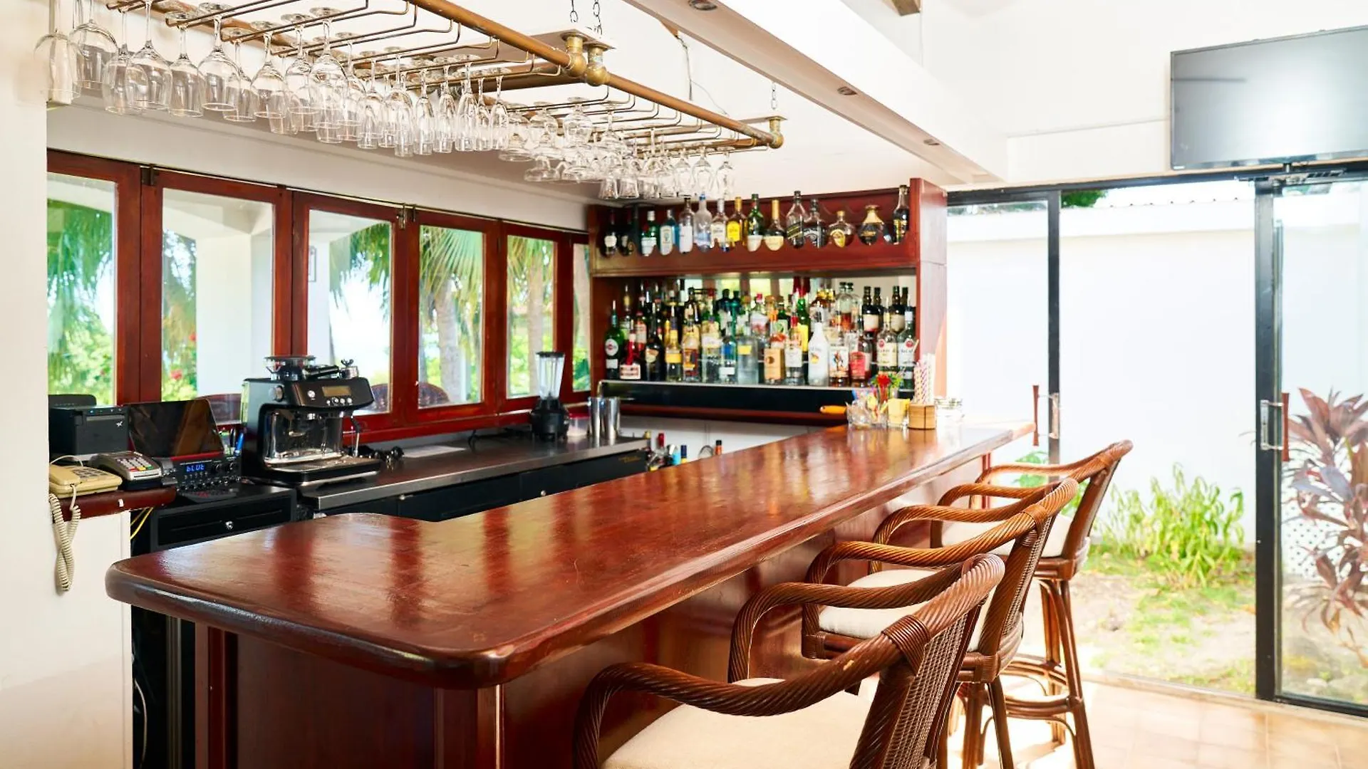 Mount Nevis Hotel セントクリストファー・ネイビス